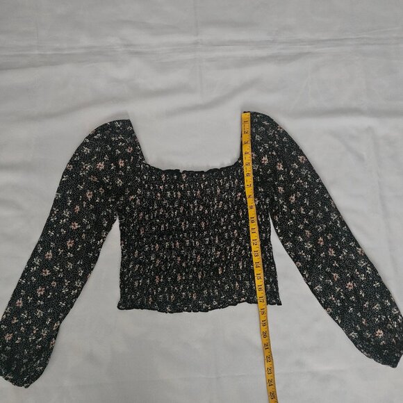 Easel Los Angeles Ditsy Floral Smocked Balloon Sleeve Cropped Top Size Small - Picture 9 of 9